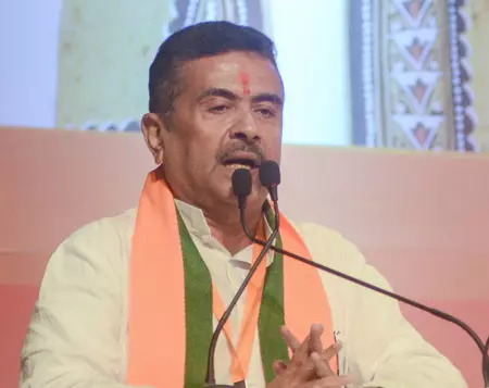 पहली भाजपा कैबिनेट के शपथ ग्रहण में पीएम मोदी की मौजूदगी बंगाल के लिए एक ऐतिहासिक सवेरा : सुवेंदु अधिकारी पहली भाजपा कैबिनेट के शपथ ग्रहण में पीएम मोदी की मौजूदगी बंगाल के लिए एक ऐतिहासिक सवेरा : सुवेंदु अधिकारी