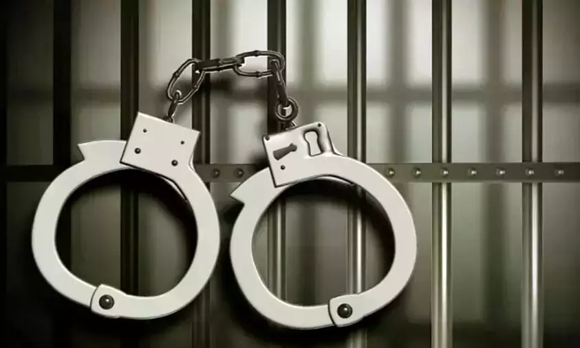 Odisha से सूरत में गांजा की तस्करी करने के आरोप में सिकंदराबाद में 2 लोग गिरफ्तार Odisha से सूरत में गांजा की तस्करी करने के आरोप में सिकंदराबाद में 2 लोग गिरफ्तार