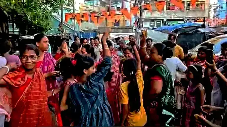 East Medinipur: शुभेंदु के गांव में खुशी का माहौल, घोषणा के बाद ग्रामीणों में खुशी East Medinipur: शुभेंदु के गांव में खुशी का माहौल, घोषणा के बाद ग्रामीणों में खुशी