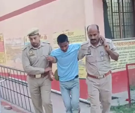25 हजार का इनामी बदमाश गिरफ्तार, मुठभेड़ के दौरान पैर में लगी गोली 25 हजार का इनामी बदमाश गिरफ्तार, मुठभेड़ के दौरान पैर में लगी गोली