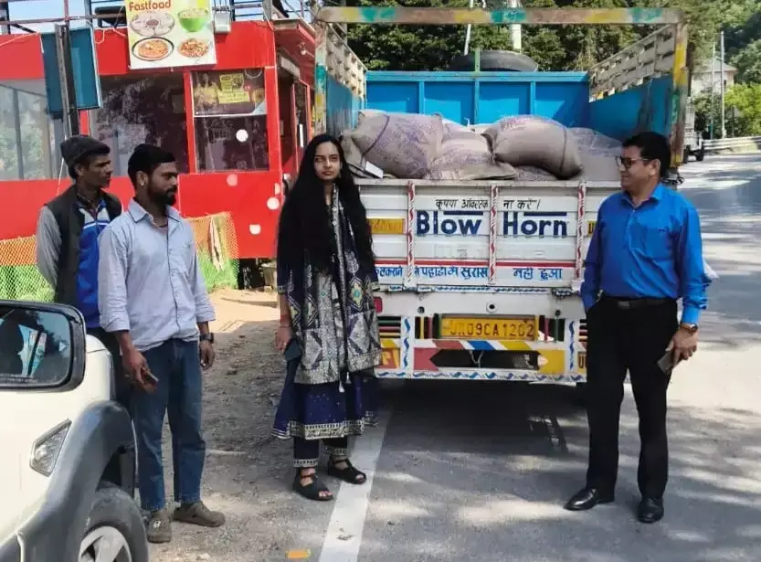 Dehradun: सरकारी राशन सप्लाई में गड़बड़ी उजागर, राशन परिवहन व्यवस्था में खामियां मिलीं Dehradun: सरकारी राशन सप्लाई में गड़बड़ी उजागर, राशन परिवहन व्यवस्था में खामियां मिलीं