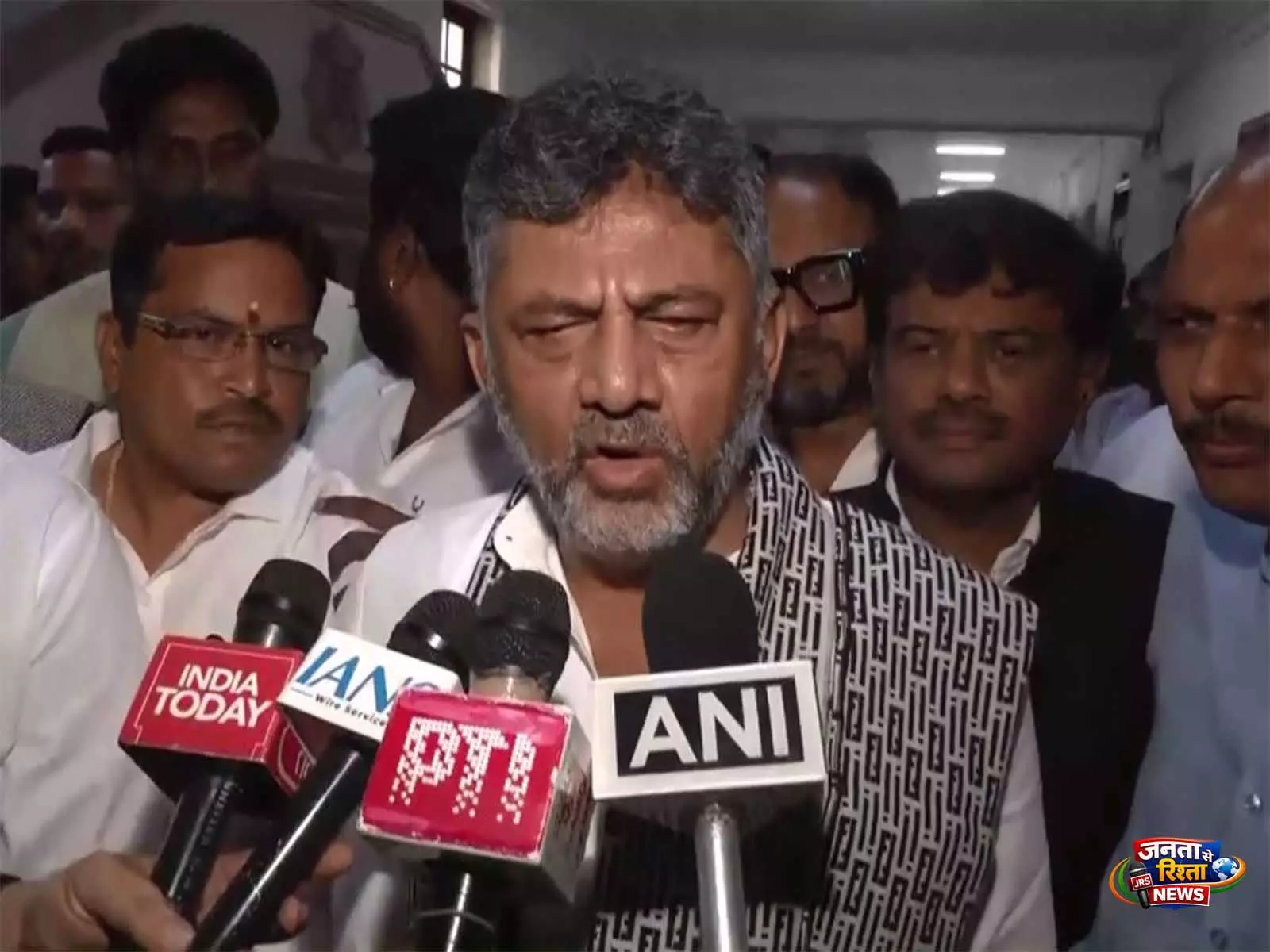 रिसॉर्ट में TN कांग्रेस के कोई विधायक नहीं हैं, यह रेनोवेशन के लिए बंद है: DK शिवकुमार रिसॉर्ट में TN कांग्रेस के कोई विधायक नहीं हैं, यह रेनोवेशन के लिए बंद है: DK शिवकुमार