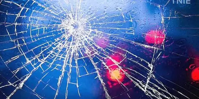 Tumkur : भीषण सड़क हादसा, एक ही परिवार के चार लोगों की दर्दनाक मौत Tumkur : भीषण सड़क हादसा, एक ही परिवार के चार लोगों की दर्दनाक मौत