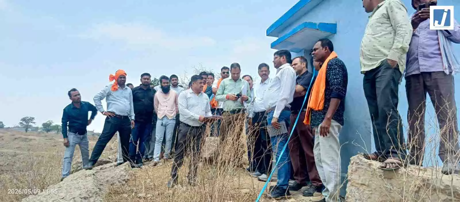 तालाबों में पानी भरने जिला प्रशासन की पहल, बंद खदान से पाइप से लिफ्ट कर तालाबों में भरा गया पानी तालाबों में पानी भरने जिला प्रशासन की पहल, बंद खदान से पाइप से लिफ्ट कर तालाबों में भरा गया पानी
