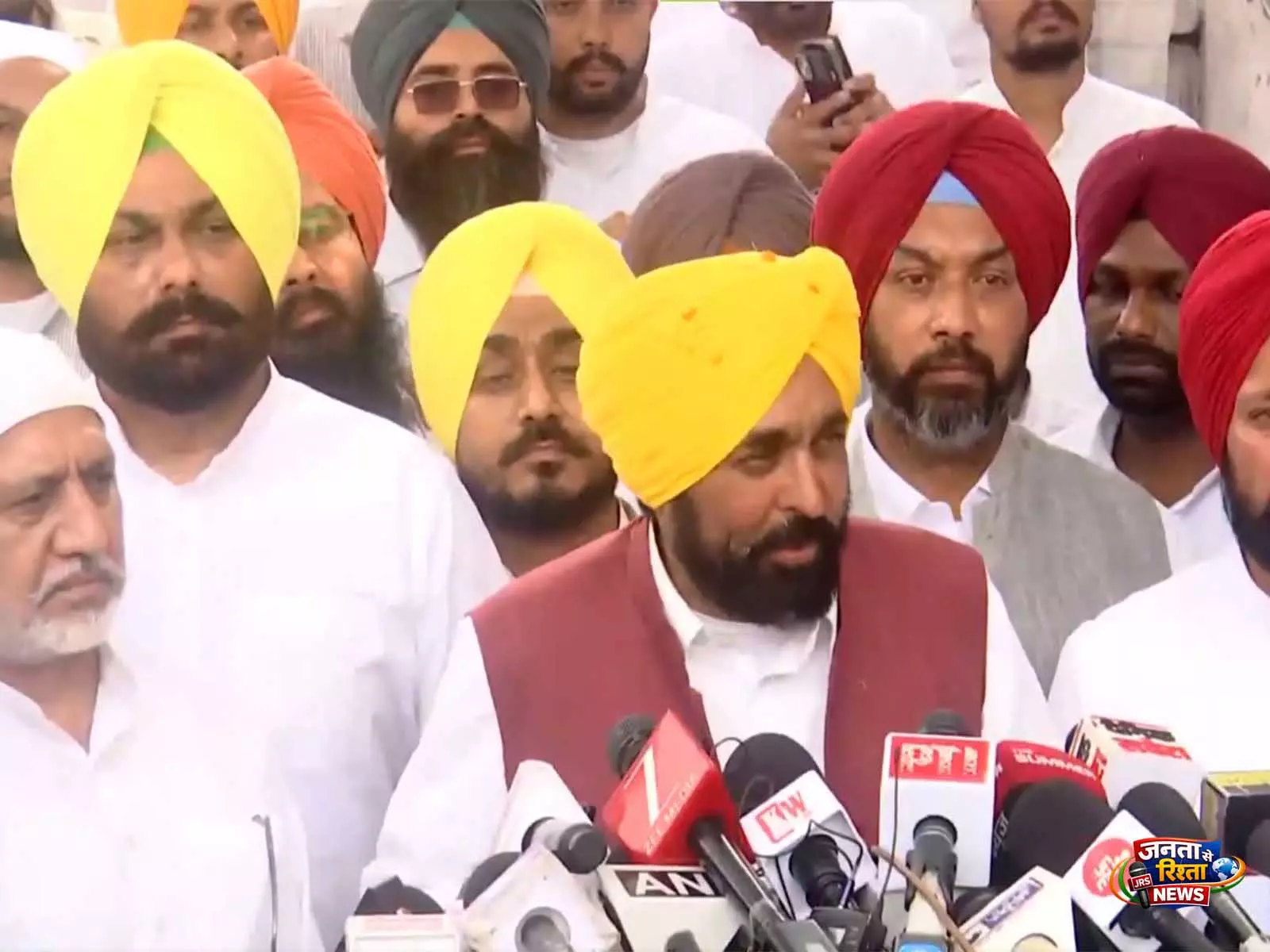 यहां नफ़रत की राजनीति नहीं चलेगी: मंत्री के ख़िलाफ़ ED की कार्रवाई पर पंजाब के CM मान का जवाब यहां नफ़रत की राजनीति नहीं चलेगी: मंत्री के ख़िलाफ़ ED की कार्रवाई पर पंजाब के CM मान का जवाब