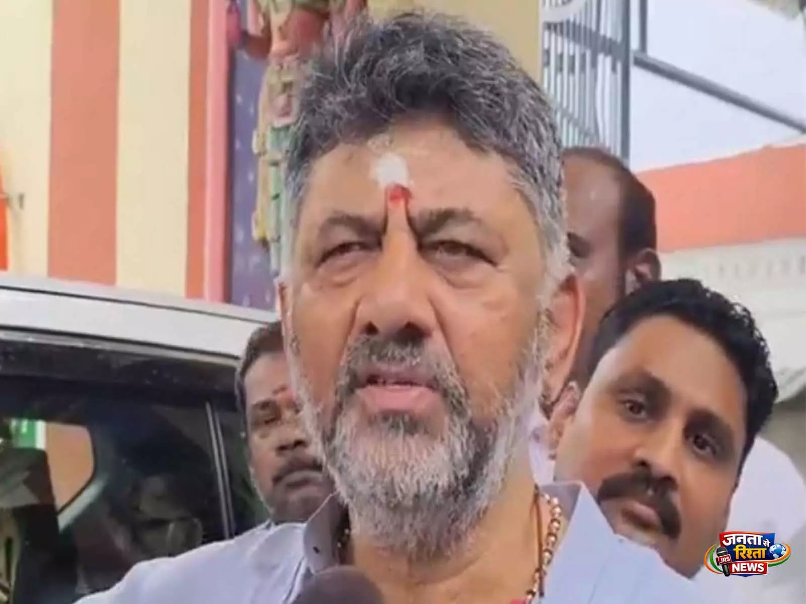 कर्नाटक: डिप्टी CM शिवकुमार ने थिरुनल्लार मंदिर का दौरा किया, धर्मनिरपेक्ष ताकतों की एकता का किया आह्वान कर्नाटक: डिप्टी CM शिवकुमार ने थिरुनल्लार मंदिर का दौरा किया, धर्मनिरपेक्ष ताकतों की एकता का किया आह्वान