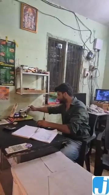 रायपुर के चौपाल कैफे में ओवररेटिंग का खुलासा, खुद मालिक ने मानी बात रायपुर के चौपाल कैफे में ओवररेटिंग का खुलासा, खुद मालिक ने मानी बात