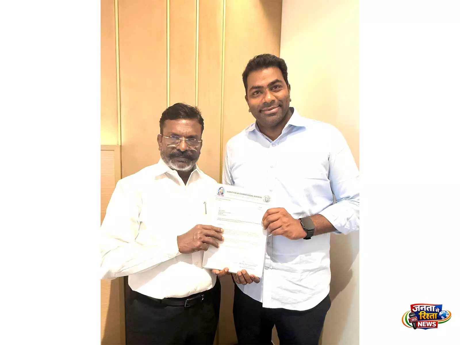 तमिलनाडु में TVK को VCK का समर्थन, विजय की राज्यपाल से मुलाकात की संभावना तमिलनाडु में TVK को VCK का समर्थन, विजय की राज्यपाल से मुलाकात की संभावना