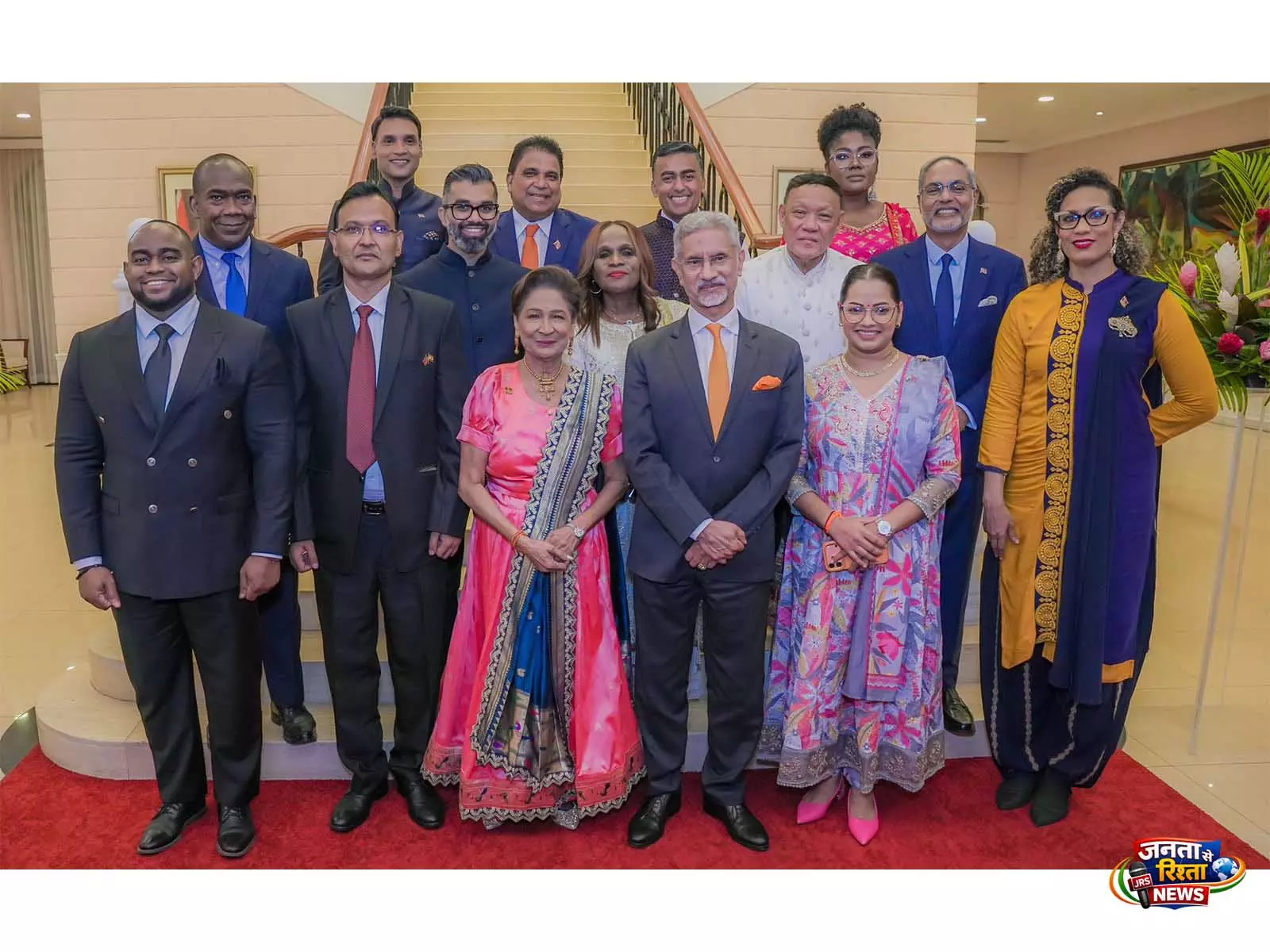Jaishankar ने त्रिनिदाद और टोबैगो के प्रधानमंत्री से की द्विपक्षीय संबंधों पर चर्चा Jaishankar ने त्रिनिदाद और टोबैगो के प्रधानमंत्री से की द्विपक्षीय संबंधों पर चर्चा