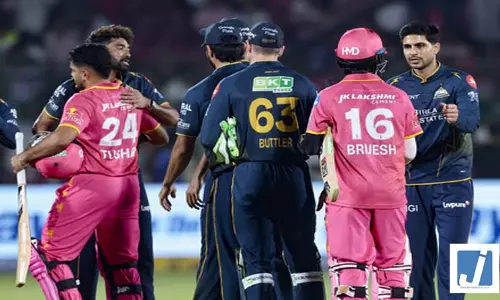 IPL 2026: GT अंकतालिका में दूसरे स्थान पर तो RR टॉप-4 से बाहर, अब इस गेंदबाज के पास पर्पल कैप IPL 2026: GT अंकतालिका में दूसरे स्थान पर तो RR टॉप-4 से बाहर, अब इस गेंदबाज के पास पर्पल कैप