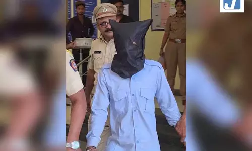 घिनौनी करतूत! नौकरी का पहला ही दिन और...सुरक्षाकर्मी पर कसा शिकंजा
