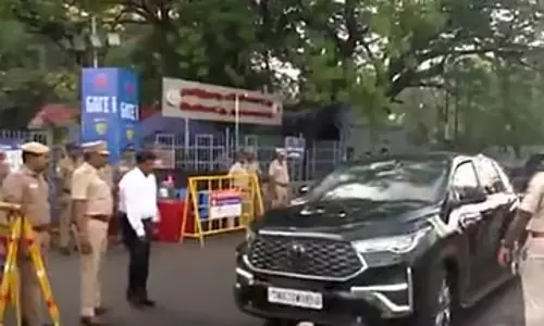 Chennai में शपथ ग्रहण की तैयारी तेज, नेहरू स्टेडियम में कड़ी सुरक्षा; विजय बनेंगे मुख्यमंत्री Chennai में शपथ ग्रहण की तैयारी तेज, नेहरू स्टेडियम में कड़ी सुरक्षा; विजय बनेंगे मुख्यमंत्री