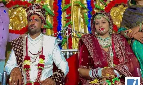 शादी की सालगिरह पर गर्भवती विवाहिता की संदिग्ध मौत, रूह कंपा देने वाली घटना सामने आई शादी की सालगिरह पर गर्भवती विवाहिता की संदिग्ध मौत, रूह कंपा देने वाली घटना सामने आई
