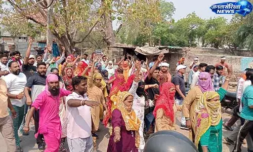 Hisar: मजदूर विरोध के बीच कचरा साफ़, फिर बिखरा दिया गया
