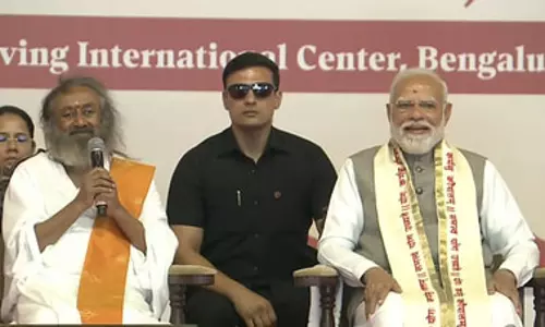 PM मोदी देश के अमूल्य और श्रेष्ठ पुत्र, हमें उन पर गर्व है : श्री श्री रविशंकर PM मोदी देश के अमूल्य और श्रेष्ठ पुत्र, हमें उन पर गर्व है : श्री श्री रविशंकर