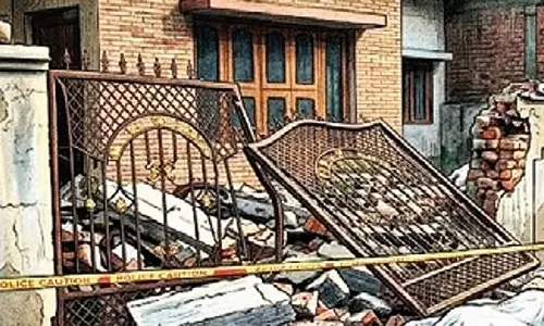 Chikkabanavara में दर्दनाक हादसा, गेट गिरने से 5 साल की बच्ची की मौत Chikkabanavara में दर्दनाक हादसा, गेट गिरने से 5 साल की बच्ची की मौत