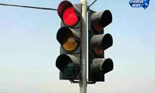 Hyderabad: पीएम मोदी दौरे के चलते हैदराबाद में ट्रैफिक रोक Hyderabad: पीएम मोदी दौरे के चलते हैदराबाद में ट्रैफिक रोक
