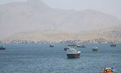 IRGC की चेतावनी, फ़ारसी खाड़ी में हमले पर अमेरिकी ठिकानों को जवाब देने की धमकी IRGC की चेतावनी, फ़ारसी खाड़ी में हमले पर अमेरिकी ठिकानों को जवाब देने की धमकी