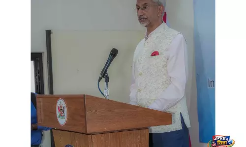 विदेश मंत्री Jaishankar ने त्रिनिदाद और टोबैगो के भारतीय मूल समुदाय के लिए आसान पहुंच का दिया आश्वासन विदेश मंत्री Jaishankar ने त्रिनिदाद और टोबैगो के भारतीय मूल समुदाय के लिए आसान पहुंच का दिया आश्वासन