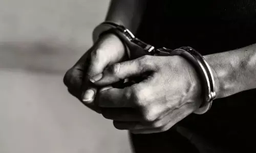 डिब्रूगढ़ में ULFA-I के नाम पर चल रहे एक्सटॉर्शन रैकेट का भंडाफोड़, तीन गिरफ्तार डिब्रूगढ़ में ULFA-I के नाम पर चल रहे एक्सटॉर्शन रैकेट का भंडाफोड़, तीन गिरफ्तार