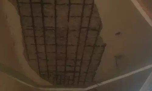 जिला अस्पताल में छत का प्लास्टर गिरा, 3 महिलाएं और नवजात घायल जिला अस्पताल में छत का प्लास्टर गिरा, 3 महिलाएं और नवजात घायल