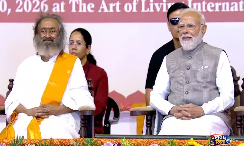 PM मोदी और श्री श्री रवि शंकर की मुलाकात, एकजुट और मजबूत भारत पर चर्चा