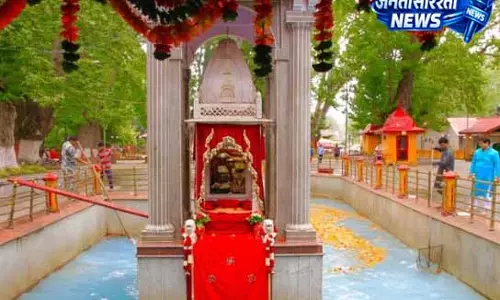 Kashmir: सफाई, लाइटिंग और पार्किंग के इंतजामों का जायजा Kashmir: सफाई, लाइटिंग और पार्किंग के इंतजामों का जायजा