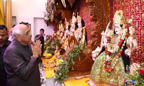 गुजरात के CM भूपेंद्र पटेल ने थलतेज में नवनिर्मित श्री राम दरबार में पूजा-अर्चना की