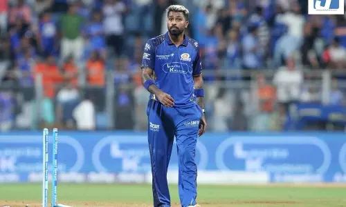 Raipur RCB vs MI IPL: आरसीबी ने मुंबई इंडियंस से जीता टॉस, कप्तान हार्दिक पांड्या को लेकर बड़ी खबर Raipur RCB vs MI IPL: आरसीबी ने मुंबई इंडियंस से जीता टॉस, कप्तान हार्दिक पांड्या को लेकर बड़ी खबर