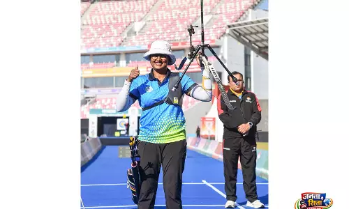 भारतीय तीरंदाज़ Deepika, अंकिता और कुमकुम ने चीन को हराकर तीरंदाज़ी विश्व कप में स्वर्ण पदक जीता भारतीय तीरंदाज़ Deepika, अंकिता और कुमकुम ने चीन को हराकर तीरंदाज़ी विश्व कप में स्वर्ण पदक जीता