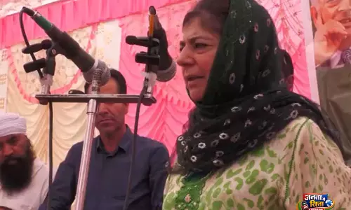 Mehbooba Mufti का दावा, पाकिस्तान से गुपचुप बातचीत जारी Mehbooba Mufti का दावा, पाकिस्तान से गुपचुप बातचीत जारी