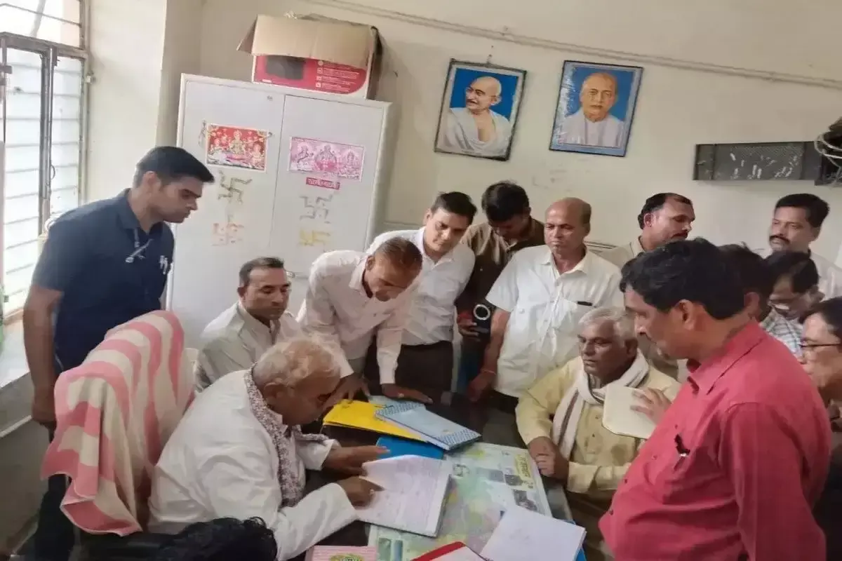 Bundi: मदन दिलावर ने ग्रामीण क्षेत्रों का किया निरीक्षण Bundi: मदन दिलावर ने ग्रामीण क्षेत्रों का किया निरीक्षण