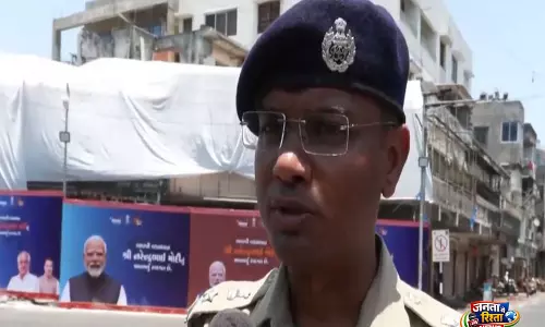जामनगर पुलिस हाई अलर्ट पर, PM मोदी के गुजरात के दो दिवसीय दौरे की तैयारियों के बीच निगरानी बढ़ाई गई जामनगर पुलिस हाई अलर्ट पर, PM मोदी के गुजरात के दो दिवसीय दौरे की तैयारियों के बीच निगरानी बढ़ाई गई