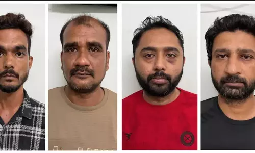 CG: वकील पर चाकू से हमला करने वाले 4 आरोपी गिरफ्तार CG: वकील पर चाकू से हमला करने वाले 4 आरोपी गिरफ्तार