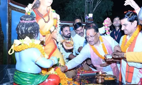 सुशासन तिहार के तहत मुंगेली पहुंचे सीएम विष्णुदेव साय सुशासन तिहार के तहत मुंगेली पहुंचे सीएम विष्णुदेव साय