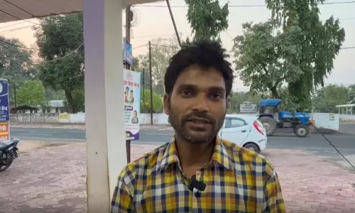 जनपद पंचायत गौरेला में घूसकांड, तकनीकी सहायक रिश्वत लेते कैमरे में कैद जनपद पंचायत गौरेला में घूसकांड, तकनीकी सहायक रिश्वत लेते कैमरे में कैद