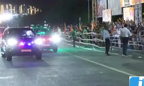 प्रधानमंत्री नरेंद्र मोदी का रोड शो, जनसभा में उमड़ी भारी भीड़ प्रधानमंत्री नरेंद्र मोदी का रोड शो, जनसभा में उमड़ी भारी भीड़