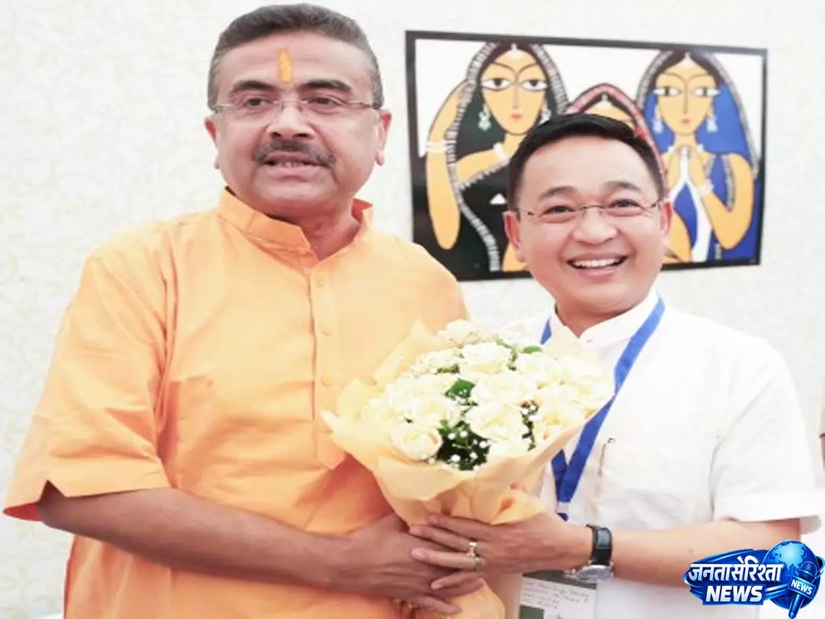 Sikkim CM ने पश्चिम बंगाल में नई भाजपा सरकार के शपथ ग्रहण में हिस्सा लिया Sikkim CM ने पश्चिम बंगाल में नई भाजपा सरकार के शपथ ग्रहण में हिस्सा लिया
