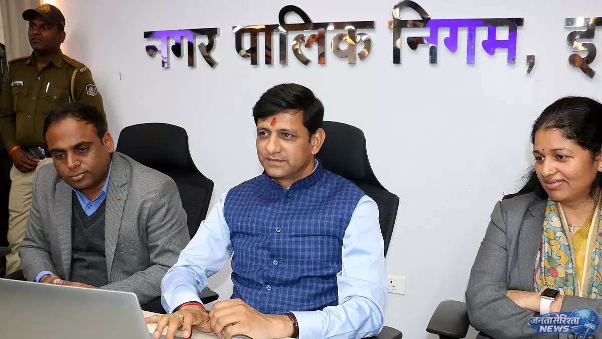 स्वच्छ सर्वेक्षण से पहले इंदौर में सख्ती, Mayor पुष्यमित्र भार्गव ने वार्ड 43 का किया निरीक्षण स्वच्छ सर्वेक्षण से पहले इंदौर में सख्ती, Mayor पुष्यमित्र भार्गव ने वार्ड 43 का किया निरीक्षण