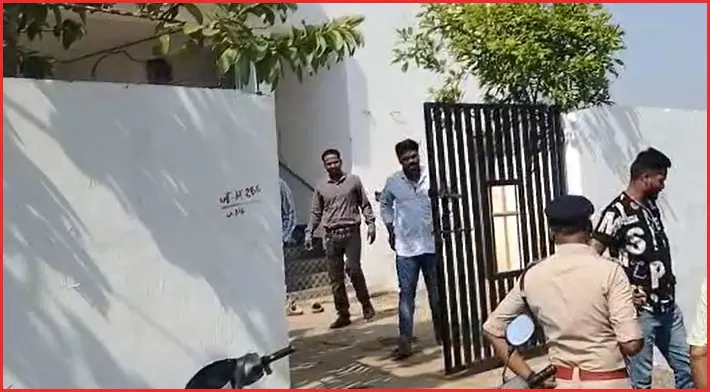 धमतरी शहर में चंगाई सभा का भारी विरोध, सूचना मिलते ही हिंदू संगठन का हंगामा धमतरी शहर में चंगाई सभा का भारी विरोध, सूचना मिलते ही हिंदू संगठन का हंगामा