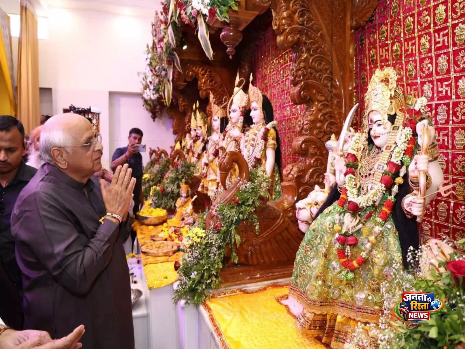 गुजरात के CM भूपेंद्र पटेल ने थलतेज में नवनिर्मित श्री राम दरबार में पूजा-अर्चना की गुजरात के CM भूपेंद्र पटेल ने थलतेज में नवनिर्मित श्री राम दरबार में पूजा-अर्चना की