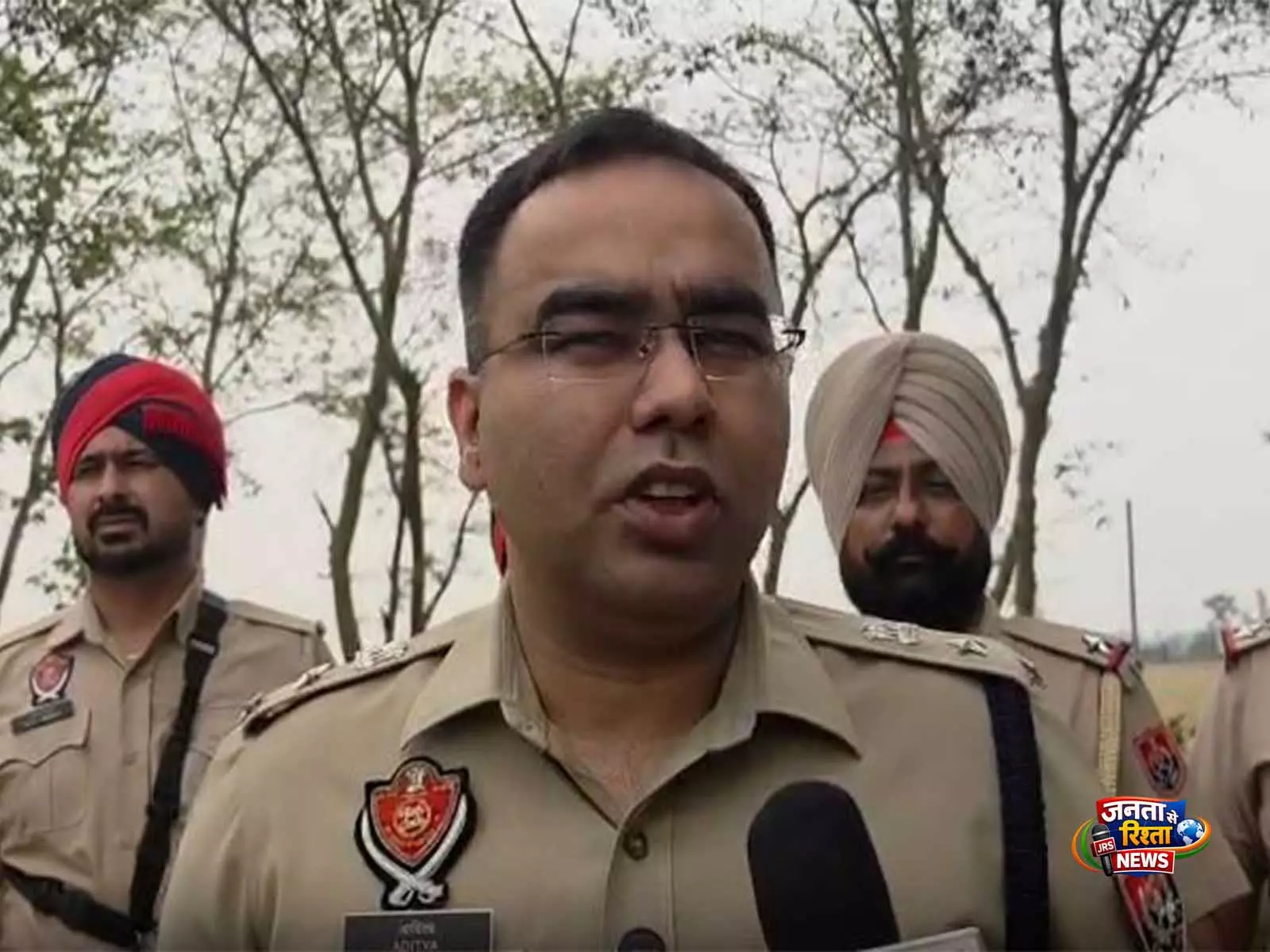 Punjab: गुरदासपुर पुलिस ने पराली जलाने के खिलाफ अभियान तेज किया, जागरूकता अभियान जारी Punjab: गुरदासपुर पुलिस ने पराली जलाने के खिलाफ अभियान तेज किया, जागरूकता अभियान जारी