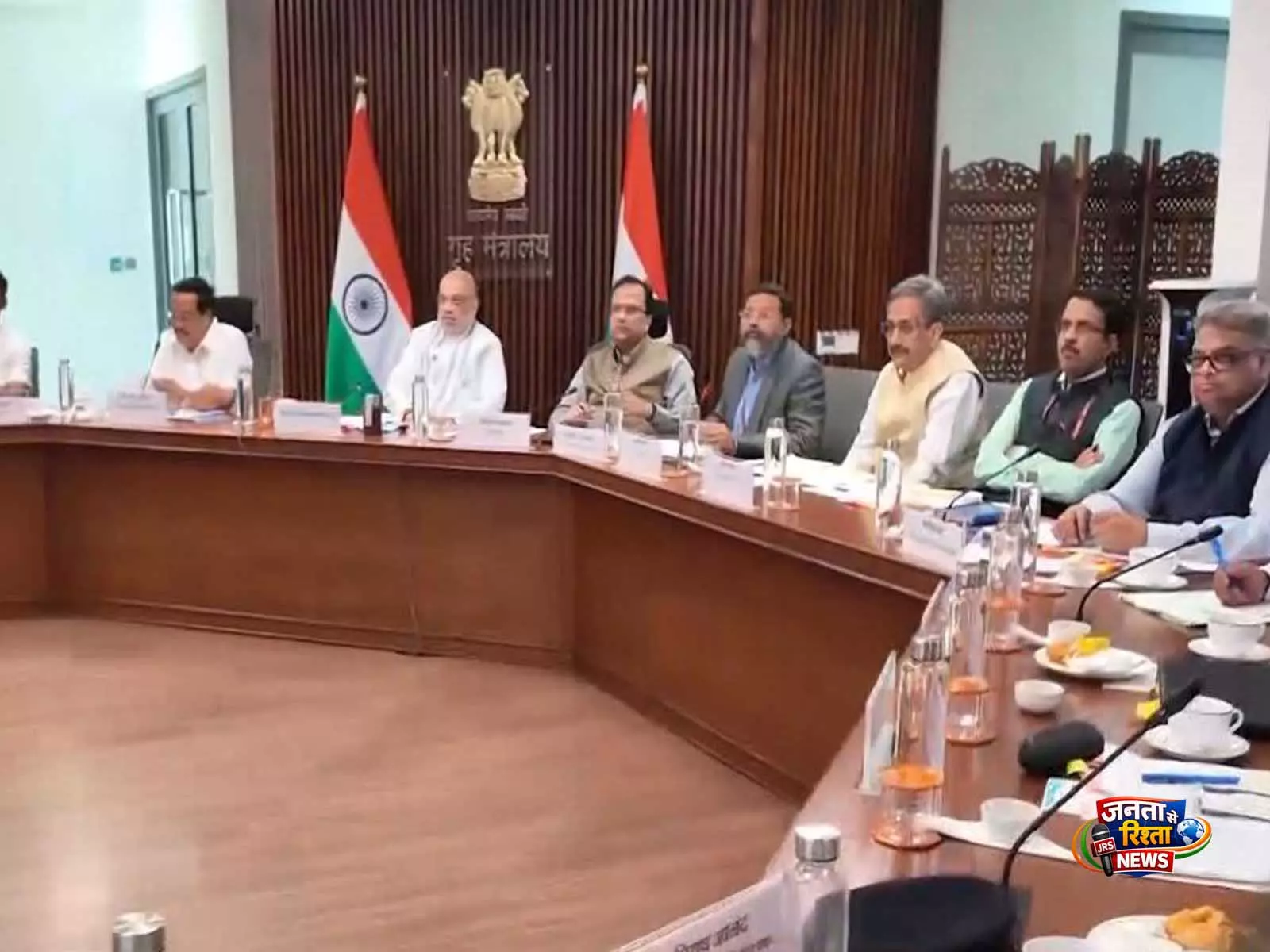 अमित शाह ने Delhi में एक उच्च-स्तरीय बैठक में बाढ़ और लू से निपटने के लिए देश की तैयारियों की समीक्षा की अमित शाह ने Delhi में एक उच्च-स्तरीय बैठक में बाढ़ और लू से निपटने के लिए देश की तैयारियों की समीक्षा की