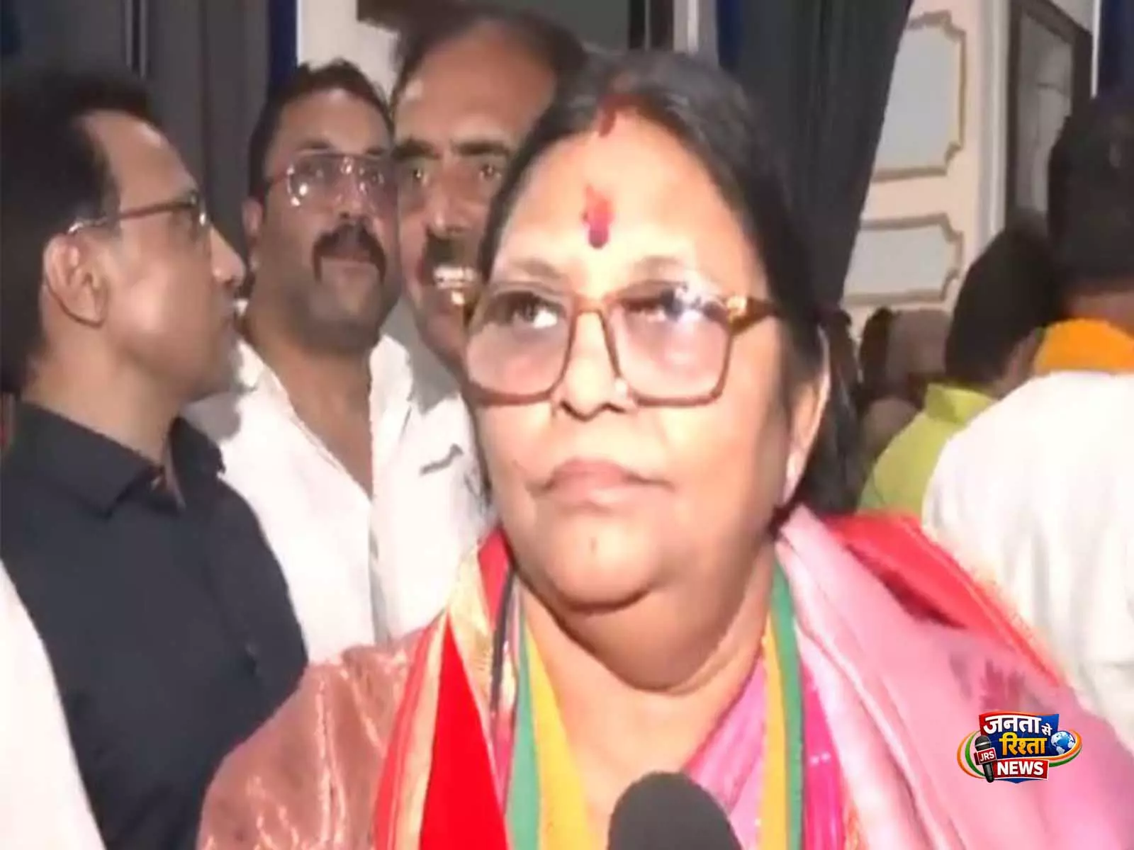 नई UP मंत्री कृष्णा पासवान ने जताई जिम्मेदारी निभाने की प्रतिबद्धता नई UP मंत्री कृष्णा पासवान ने जताई जिम्मेदारी निभाने की प्रतिबद्धता