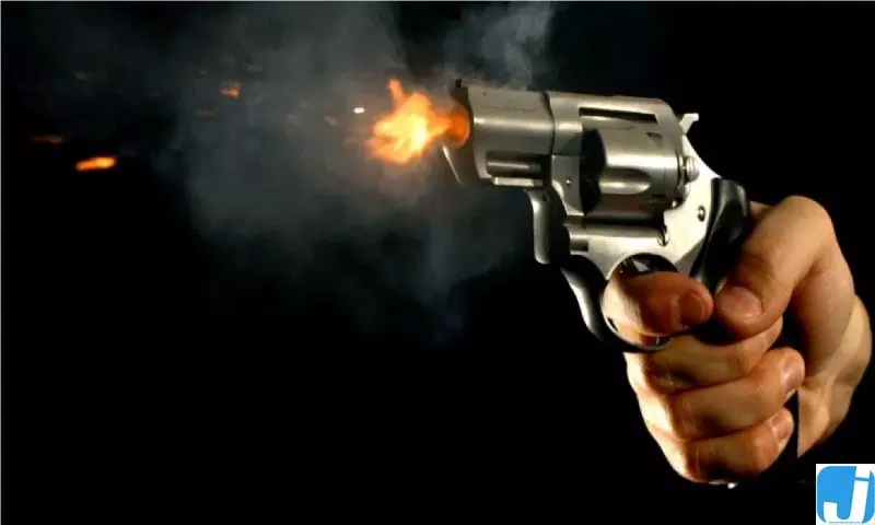 Double Murder: संपत्ति विवाद में बेटे ने मां और भाई को मारी गोली Double Murder: संपत्ति विवाद में बेटे ने मां और भाई को मारी गोली