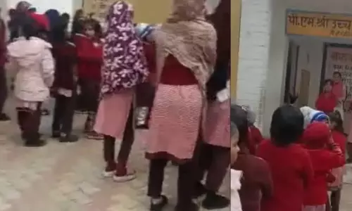 छात्राओं को जबरन हिजाब पहनाने का आरोप, सस्पेंड किए गए 3 टीचर