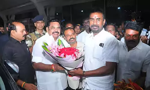 चुनावी हार के बाद AIADMK में अंदरूनी तनाव, पार्टी दो धड़ों में बंटी होने की चर्चा तेज