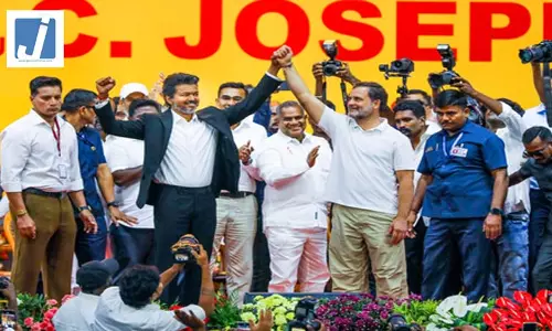 तमिलनाडु में कांग्रेस के खेमे से बन सकते है दो कैबिनेट मंत्री, पांच विधायकों ने दिया है समर्थन तमिलनाडु में कांग्रेस के खेमे से बन सकते है दो कैबिनेट मंत्री, पांच विधायकों ने दिया है समर्थन