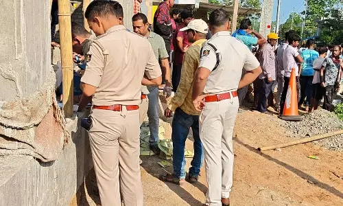 Odisha : नयागढ़ में युवक की बेरहमी से हत्या, दोनों हाथ काटे, इलाके में तनाव Odisha : नयागढ़ में युवक की बेरहमी से हत्या, दोनों हाथ काटे, इलाके में तनाव