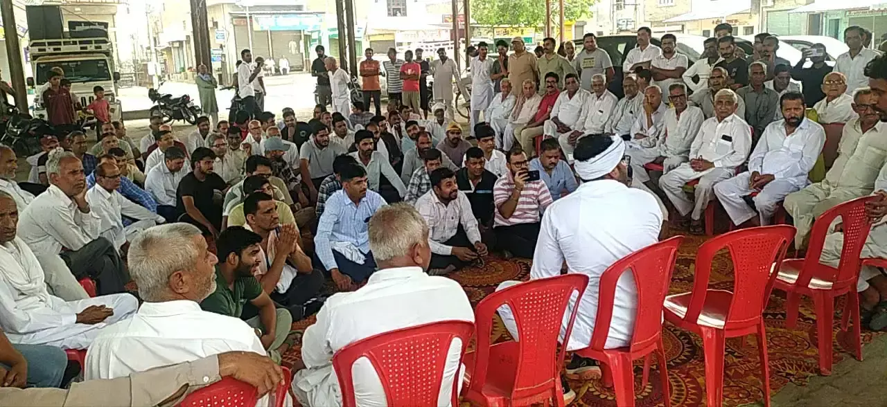 Sirsa: चोरियों के खिलाफ ग्रामीणों ने किया धरना प्रदर्शन